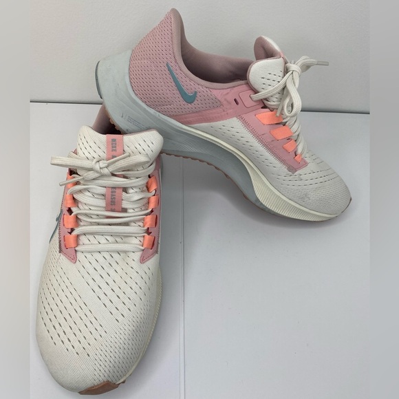 Nike Pegasus Air Zoom Women's White and Pink Running Shoes - Picture 1 of 8